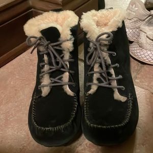 UGG chickaree boots